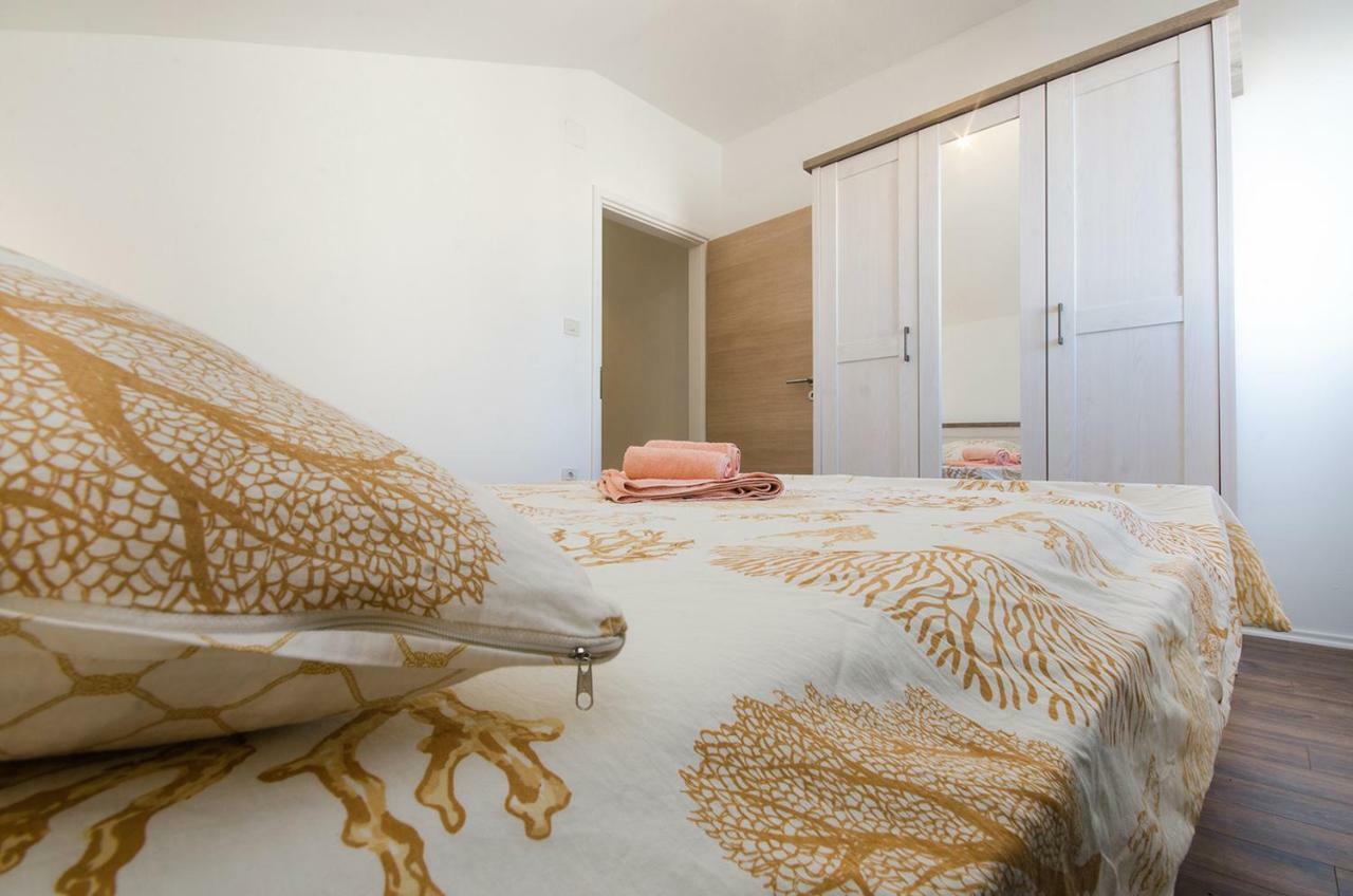Apartman Korina Sukošan Екстериор снимка